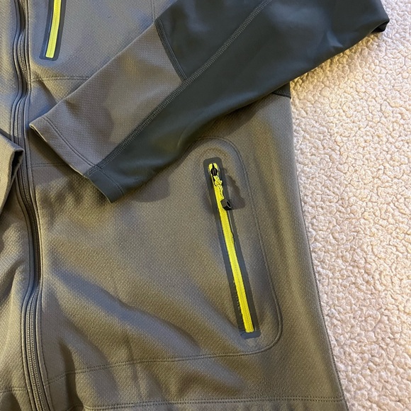 EDDIE BAUER Men’s First Ascent Hangfire Hoodie - lightweight tech - Size XL - Picture 6 of 16